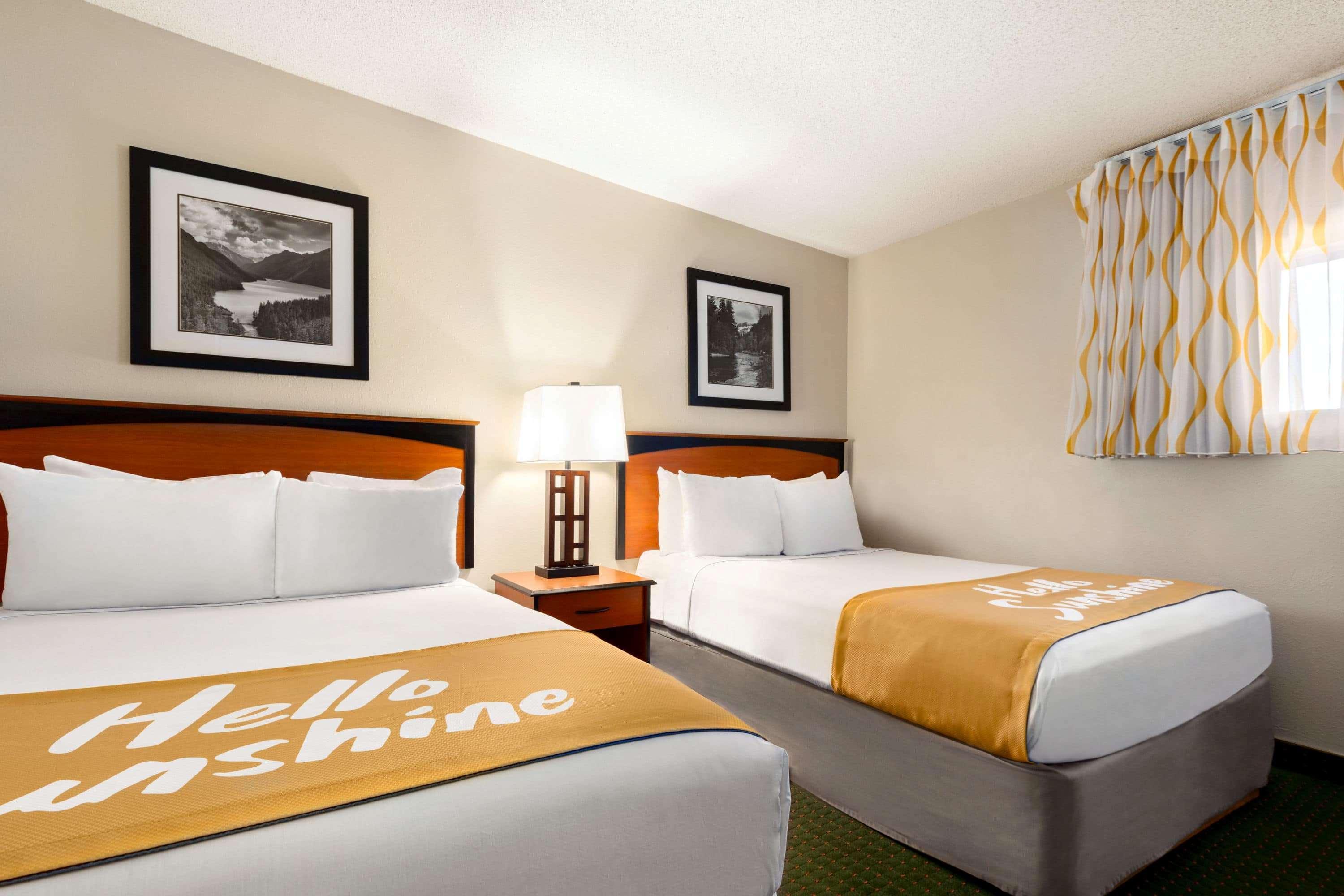 Days Inn By Wyndham קורטז מראה חיצוני תמונה
