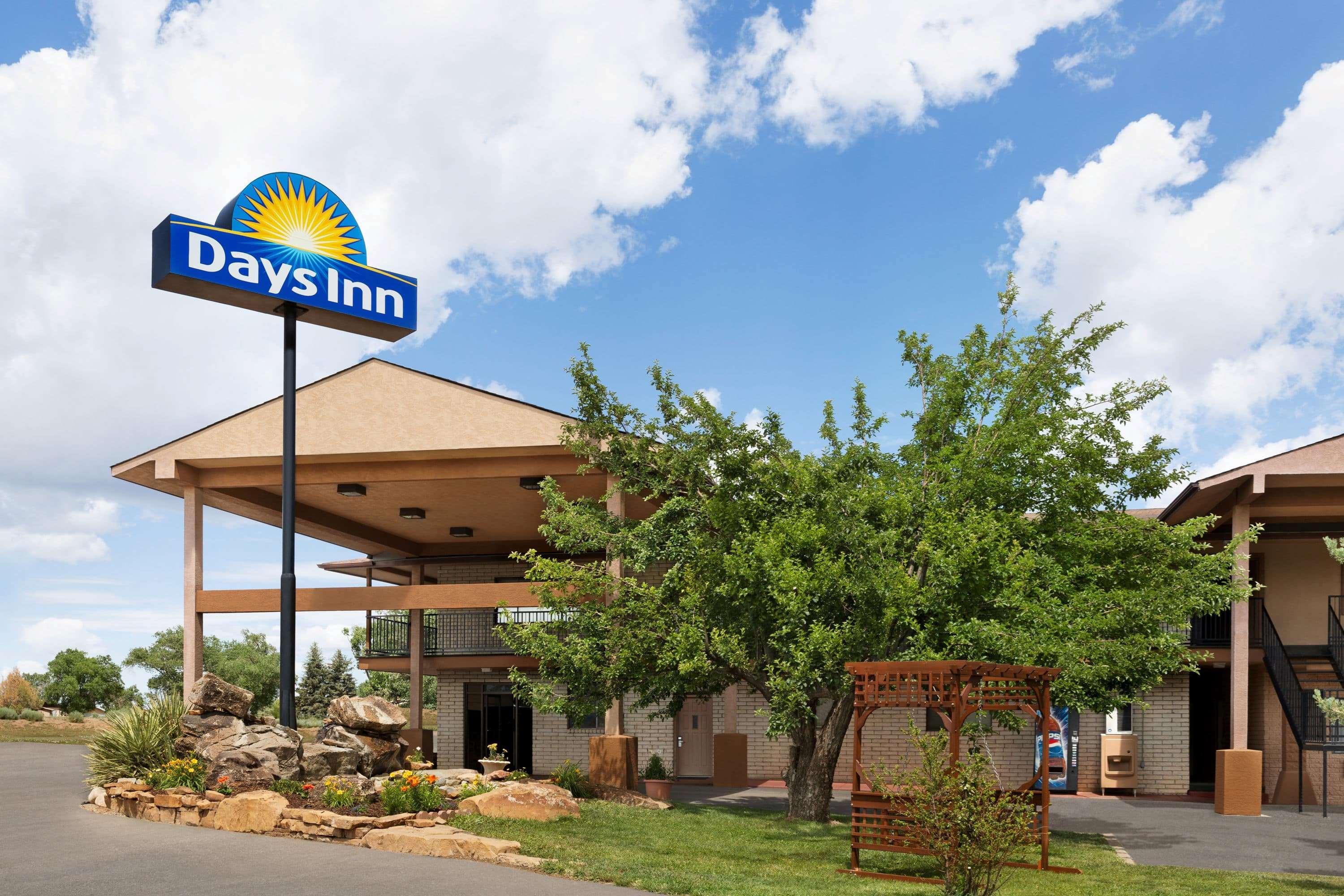 Days Inn By Wyndham קורטז מראה חיצוני תמונה