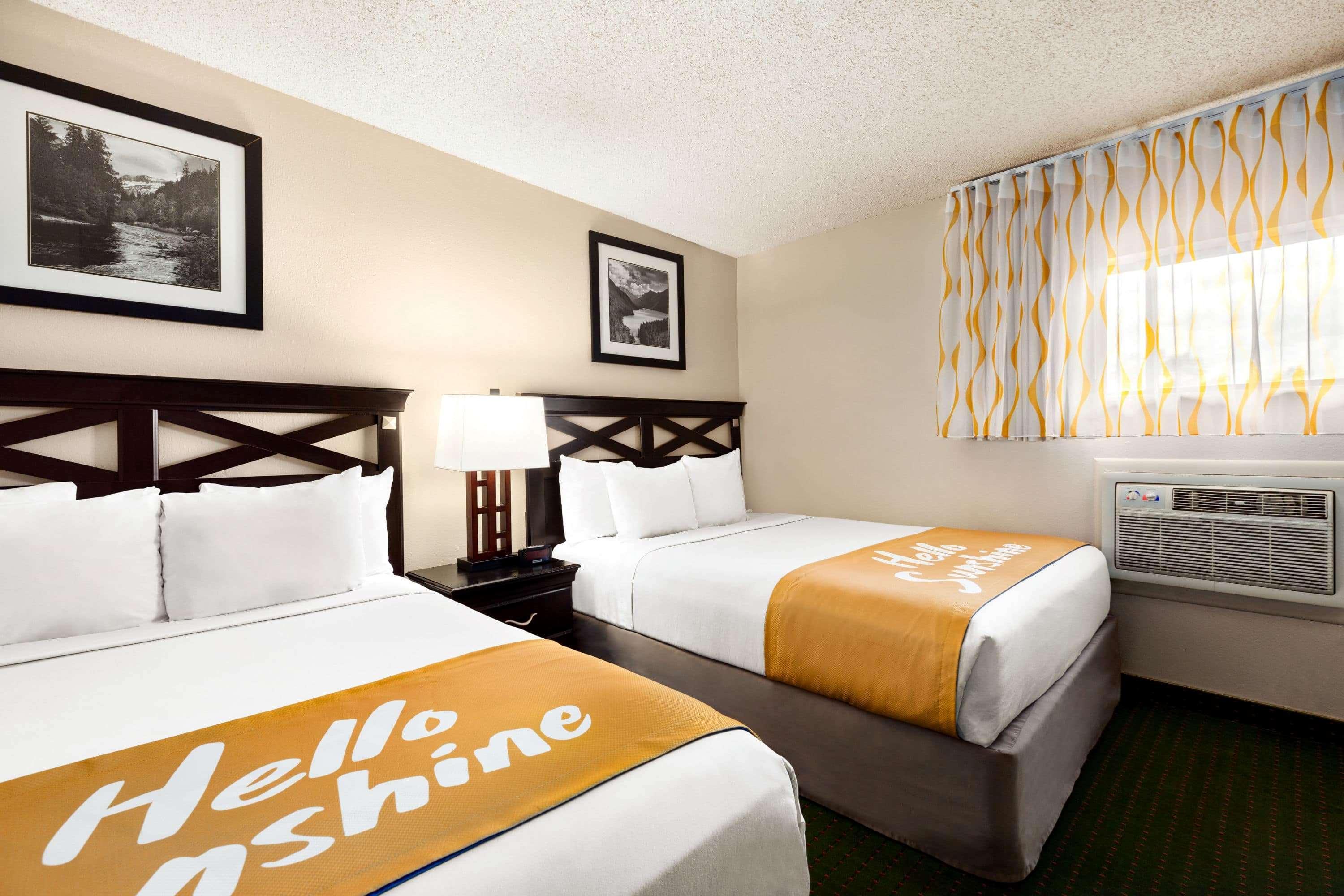 Days Inn By Wyndham קורטז מראה חיצוני תמונה