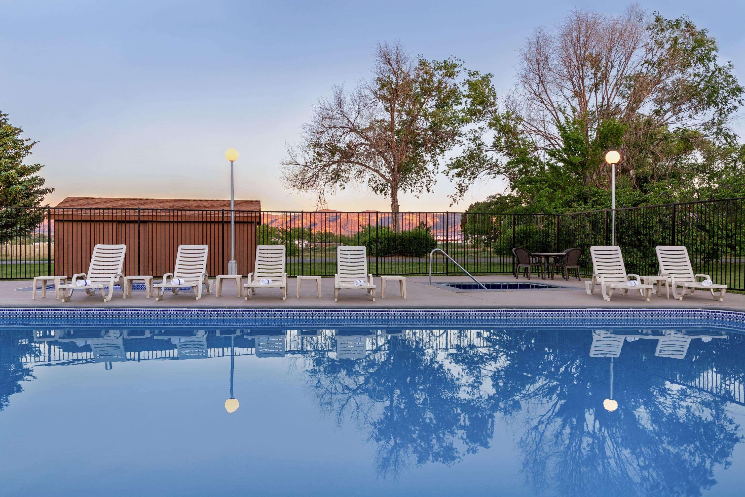 Days Inn By Wyndham קורטז מראה חיצוני תמונה
