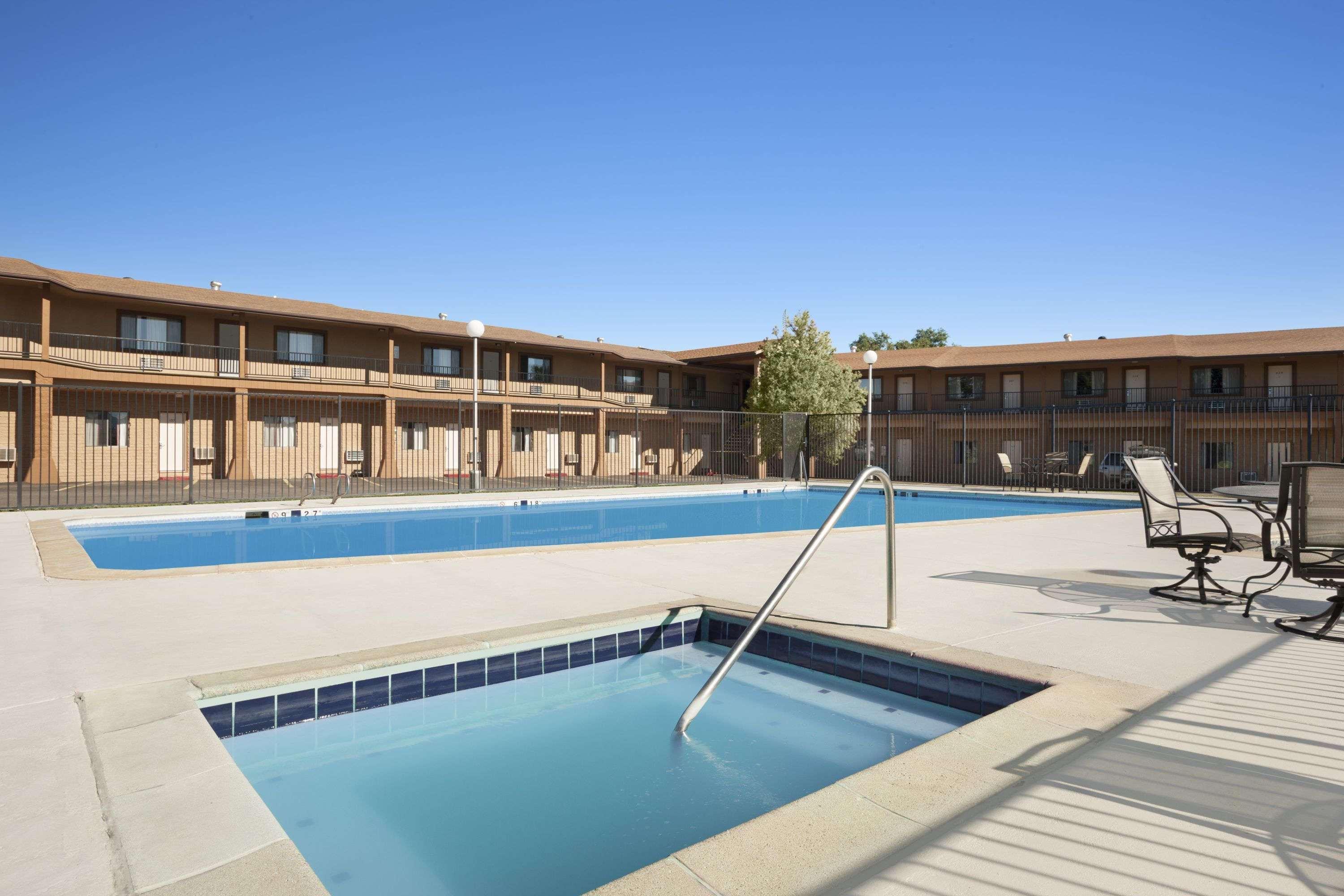 Days Inn By Wyndham קורטז מראה חיצוני תמונה